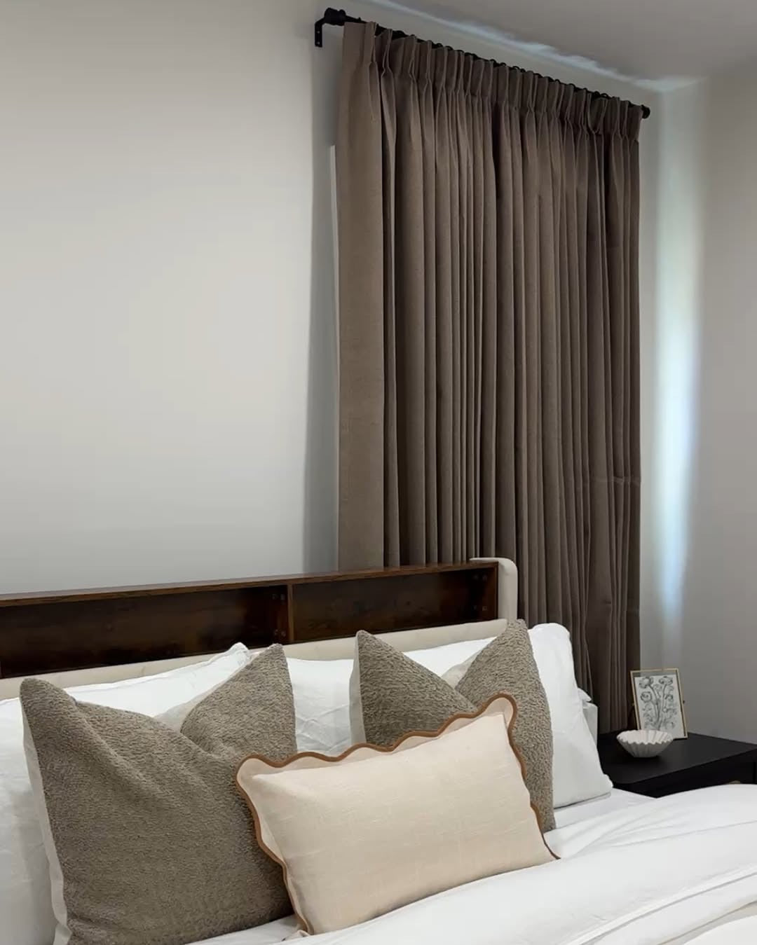 Custom Linen Curtains & Drape, Blackout and Ffiltering Options