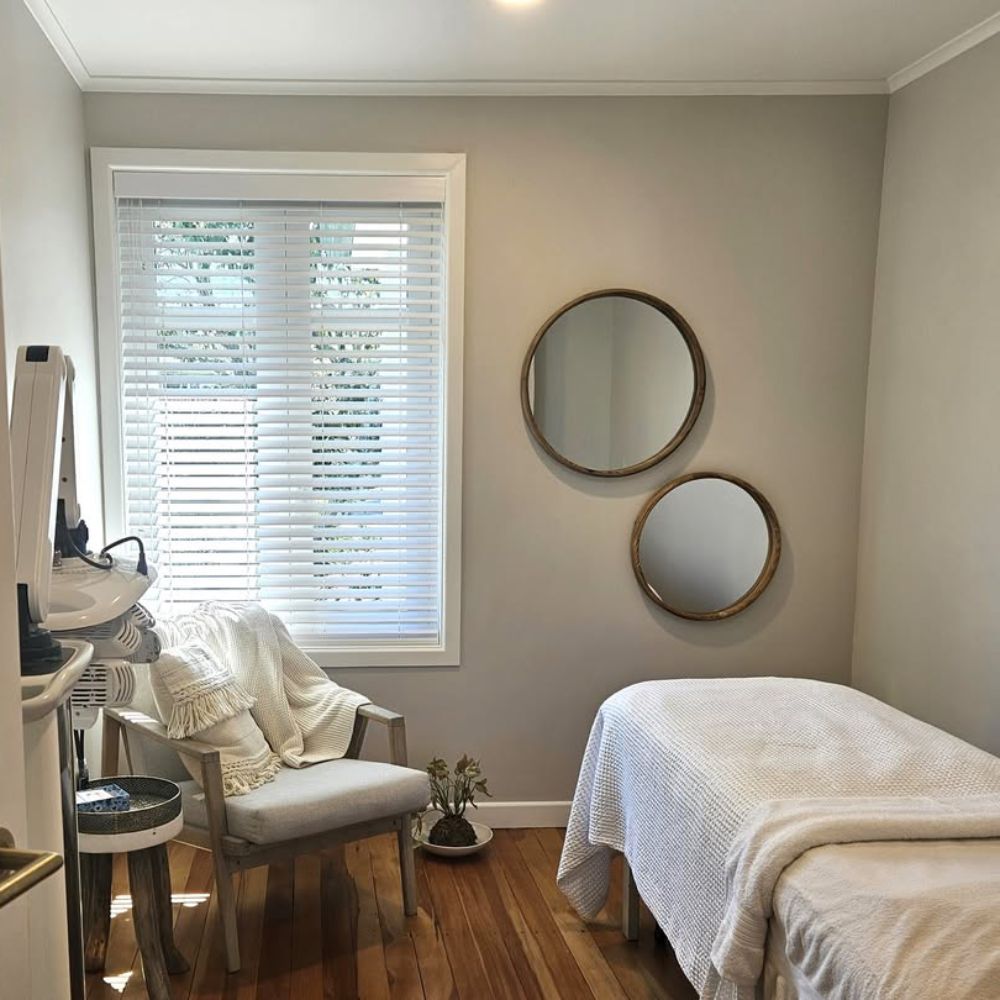 MorraHome Cordless Faux Wood Blinds - MorraHome